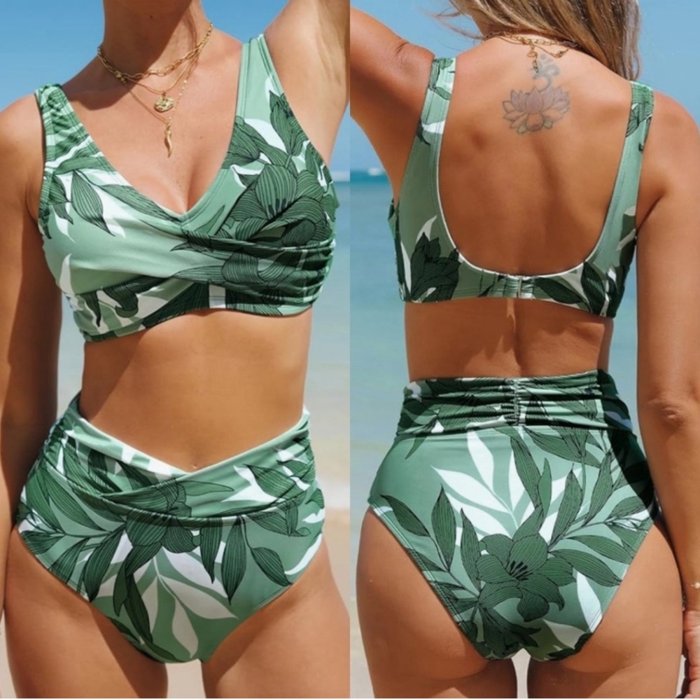 Cupshe Green and White Tropical Bikini Set